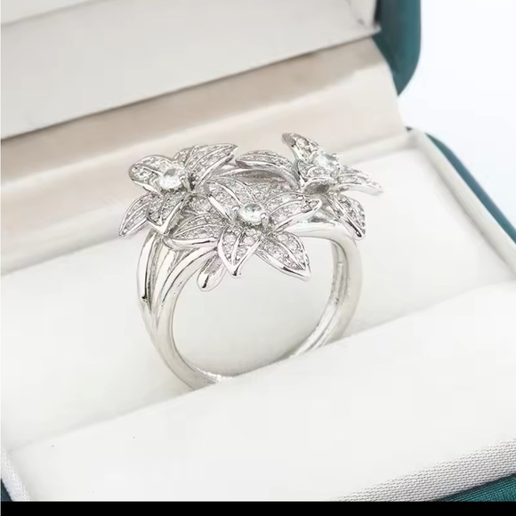 *NEW* Gorgeous 925 Silver Branch Flower Ring